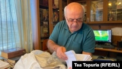 ბიბლია მეგრულ ენაზე გიორგი სახოკიამ თარგმნა.