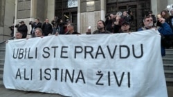 25 minuta tišine za 25 godina čekanja na pravdu za ubistvo Slavka Ćuruvije 25 minuta tišine za 25 godina čekanja na pravdu za ubistvo Slavka Ćuruvije