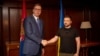 Susret predsednika Srbije Aleksandra Vučića (levo) i njegovog ukrajinskog kolege Volodimira Zelenskog u Atini 22. avgusta 2023. "Srbija će nastaviti da poštuje teritorijalni integritet Ukrajine što jasno i nedvosmisleno govorimo od početka sukoba", poručio je tada Vučić.
