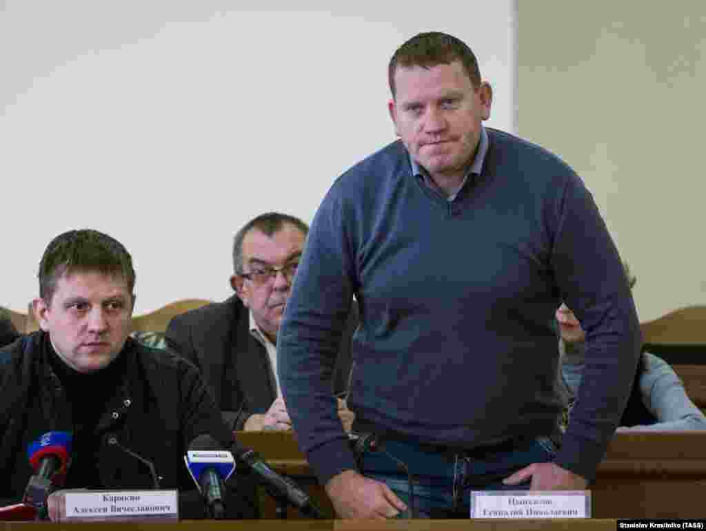 Genadij Cipkalov (Gennady Tsypkalov) 1973-2016 Rođen u ruskoj oblasti Rostov, Cipkalov je sa svojom porodicom emigrirao u oblast Luhansk u sovjetskoj Ukrajini i radio je razne poslove, pa i kao vozač kamiona. On je kratko bio na čelu separatističkog entiteta u Luhansku, a Ukrajinci su ga smatrali jednim od najrazumnijih separatista, koji je održao svoju riječ o dogovorenim prekidima vatre. U septembru 2016. priveden je u vezi sa navodnim pokušajem državnog udara protiv separatističkog rukovodstva Luhanska i umro je u svojoj ćeliji. Separatističke vlasti su tvrdile da se Cipkalov ubio nakon što je shvatio &quot;dubinu svojih zločinačkih radnji&quot;.