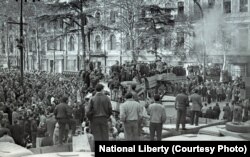 დაპირისპირება თბილისის ომის დროს, 1992 წელი, ფოტო: ჯემალ კასრაძის.