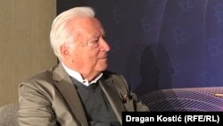 Kraj aktuelne krize na severu Kosova nakon napada u Banjskoj, predsednik Međunarodnog instituta za mir Hanes Svoboda vidi u zajedničkoj istrazi koju bi uz Srbiju i Kosovo vodila i neutralna strana - EU, SAD ili neka druga država. 