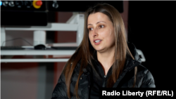 У міністерстві Анна Гвоздяр відповідає за дрони, техніку для евакуації поранених та техніку для розмінування