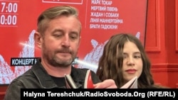 Поет Сергій Жадан і співачка Христина Соловій під час презентації поетичної збірки Жадана «Птах: вірші, що стали піснями» 