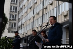 Nikola Ćurčin na protestu Sindikata 8. maja.