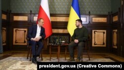 Президент України Володимир Зеленський і прем’єр-міністр Польщі Дональд Туск (ліворуч). Київ, 22 січня 2024 року