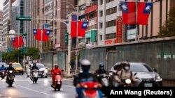 ტაივანის დროშები დედაქალაქ ტაიბეიში