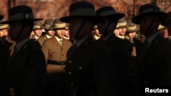 ნეპალელი ჯარისკაცები სამხედრო ცერემონიაზე დიდ ბრიტანეთში, რიჩმონდის მახლობლად. 23 ნოემბერი, 2023.