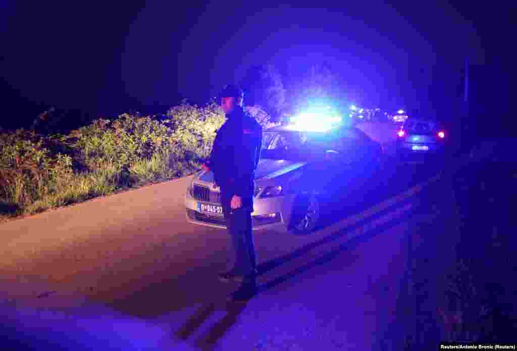 U petak u ranim jutarnjim časovima prilazi selu Dubona bili su blokirani.