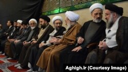 مراسم ترحیم مهدوی کنی در دانشگاه امام صادق؛ سعید مهدوی کنی (دوم از راست) و صادق لاریجانی (وسط) در این تصویر دیده میشوند