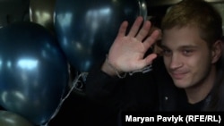 Bogdan Jermohin proveo je oko godinu i po u hraniteljstvu protiv svoje volje u Rusiji prije nego što je osigurano njegovo oslobađanje na njegov 18. rođendan nakon ukrajinske i međunarodne intervencije.