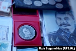 სამაგიდო მედალი სერგო ორჯონიკიძის გამოსახულებით