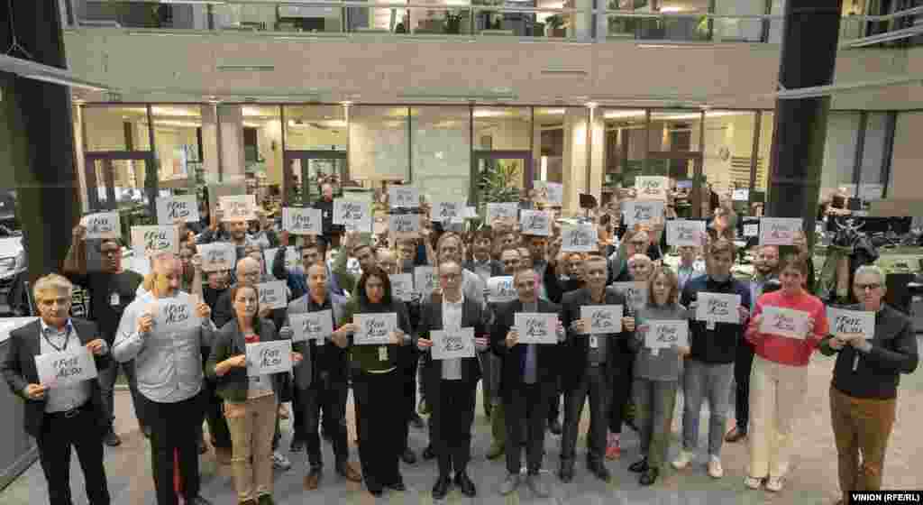 Сотрудники Радио Свободная Европа / Радио Свобода на Хагиборе в Праге выражают солидарность с Алсу 