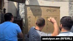 Акция протеста перед посольством Беларуси