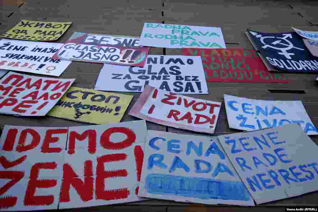 Neke od poruka protesta u Beogradu