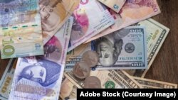 „აგენტების კანონის“ მიღების შემდეგ ლარი უფასურდება.