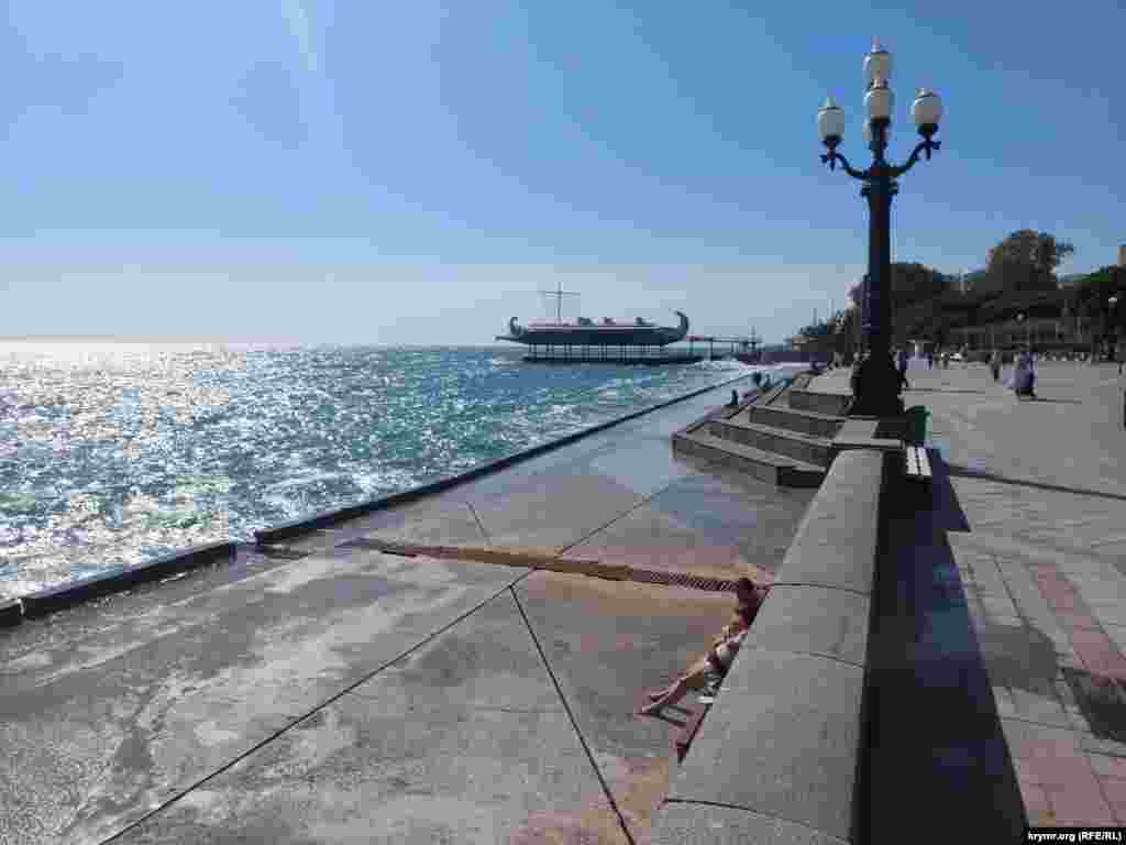 Российские власти Крыма признали, что курортный сезон-2023 в Крыму не удался «из-за проблем логистики»