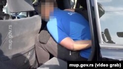 Ministarstvo unutršanjih poslova objavilo je snimak hapšenja osumnjičenog za masovno ubistvo nadomak Beograda, 5. maj 2023.