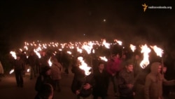 Близько тисячі сумчан вшанували пам’ять загиблих за Україну смолоскиповою ходою (відео) Близько тисячі сумчан вшанували пам’ять загиблих за Україну смолоскиповою ходою (відео)