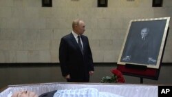 პუტინი მიხაილ გორბაჩოვის პანაშვიდზე