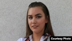 Pravnica Amila Husić pojašnjava da entitetskim zakonima o matičnim knjigama piše da je za promjenu oznake spola nadležno ministarstvo, ali se ne navodi i koje ministarstvo.