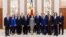 Președinta Republicii Moldova, Maia Sandu, președintele Parlamentului Moldoneav, Igor Grosu, și membrii noului guvern de la Chișinău. 