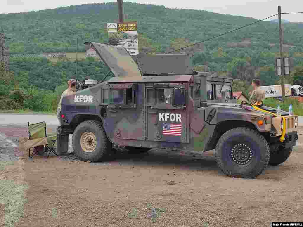 U okolini Leposavića, opštine na severu Kosova, naseljene većinski srpskim stanovništvom, 20. avgusta primećeno je pojačano prisustvo američkih vojnika Kfora, koji služe na Kosovu. Situacija na ovom području Kosova je mirna.