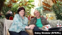 Stana Čišić sa suprugom Samirom u aprilu 2012. godine