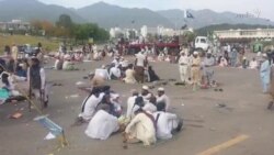 په اسلام اباد کې د ممتاز قادري پلویانو ناستې درېیمه ورځ په اسلام اباد کې د ممتاز قادري پلویانو ناستې درېیمه ورځ