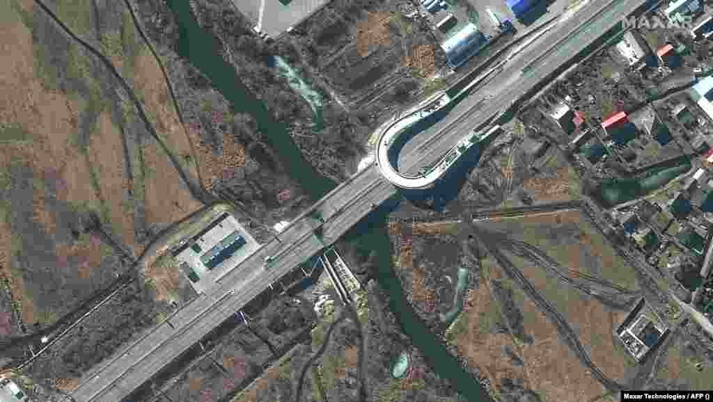 Oštećen most u Stojanki u zapadnom Kijevu 28. februara.