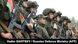 Белорусские военнослужащие на церемонии открытия совместных с Россией учений