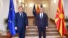 EU za proširenje Oliver Varhelyi s premijerom Sjeverne Makedonije Dimitrom Kovačevskim, Skoplje, 27. april 2022. 