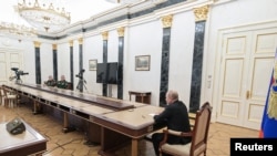 რუსეთის პრეზიდენტმა ვლადიმირ პუტინმა 27 თებერვალს თავდაცვის მინისტრსა და გენერალური შტაბის უფროსთან შეხვედრაზე განკარგულება გასცა, ბირთვული ძალები გადაიყვანონ "სამხედრო მორიგეობის საგანგებო რეჟიმში".