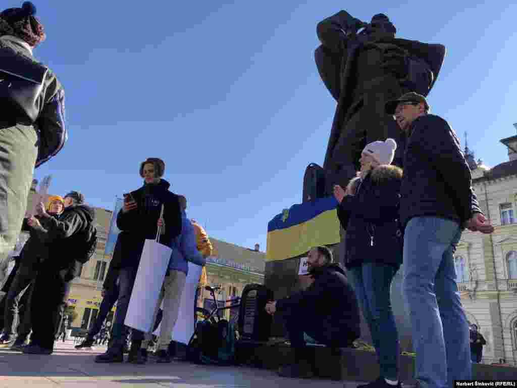 „Ovo nije rat Rusa protiv Ukrajinaca, ovo je rat Putina protiv komšija“, rečeno je na protestu ruske, beloruske i ukrajinske zajednice u Novom Sadu