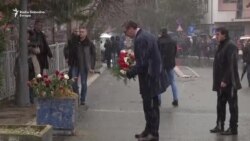 Vučić položio venac za Olivera Ivanovića Vučić položio venac za Olivera Ivanovića