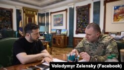 Зеленский бо раҳбари Созмони истихбороти Украина. 1 июн, 2025.