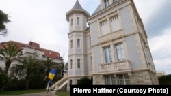 Вячеслав Кривоносенко у виллы бывшего зятя Путина Кирилла Шамалова