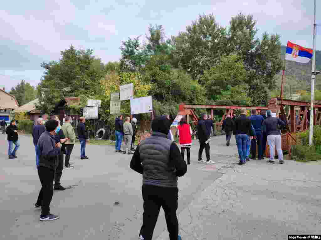 Mještani Zvečana izlaze na ulice nakon odlaska kosovske policije. 13. oktobra 2021. &nbsp;