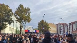 Suzavac na ulicama Severne Mitrovice Suzavac na ulicama Severne Mitrovice