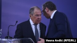 Ministar spoljnih poslova Rusije Sergej Lavrov sa predsednikom Srbije Aleksandrom Vučićem na konferenciji za novinare uoči samita Pokreta nesvrstanih u Beogradu, 10. oktobar 2021.