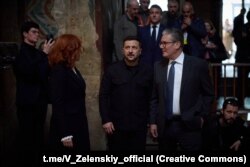 Кир Стармер в Киеве, вместе с Владимиром Зеленским и некоторыми другими лидерами стран ЕС. 10 мая 2025 года