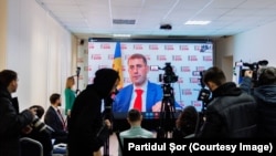 Neki od suspendiranih kanala su u vlasništvu ljudi bliskih moldavskom oligarhu Ilanu Šoru (na slici na online konferenciji za medije 17. decembra 2022.) koji vodi stranku Šor naklonjenu Rusiji