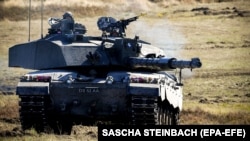 Tank Challenger 2 la o demonstrație a forțelor britanice din Germania, din 2018.