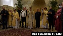 ევანგელურ-ბაპტისტური ეკლესიის მშვიდობის კათედრალში ღვთისმსახურება ზუსტად 12 საათზე დაიწყო.