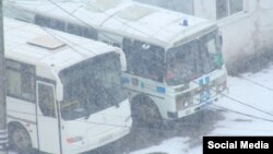 ОМОН під час обшуку фабрики Roshen