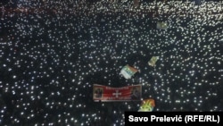 Srpska pravoslavna crkva u Crnoj Gori organizovala je molebale i litije u nekoliko gradova u znak protesta protiv Zakona o slobodi vjeroispovjesti (Podgorica, 16. februar 2020.)