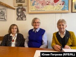 მარცხნიდან მარჯვნივ: ცელინა რიდლი, ირენა ვიტორტი და ზოფია კლოჩკო