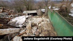 დანგრეული სახლი სოფელ ითხვისში
