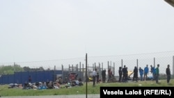 Izbeglice na graničnom prelazu Kelebija sa strane Srbije, čekaju prelaz u Mađarsku, ilustrativna fotografija