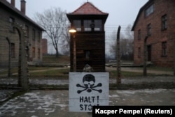 Znak "Stop!" u Auschwitzu